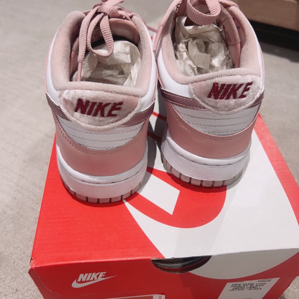 Nike Dunk Low Pink Velvet - Picture 2 of 4